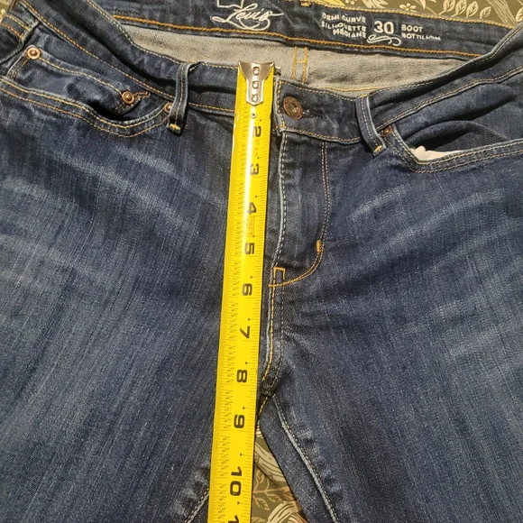 Women's Levi's Demi Curve Boot Cut Jeans In A Medium Wash. Size 10. - Picture 7 of 8